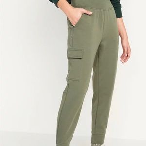 Women’s Dynamic Fleece Cargo Joggers